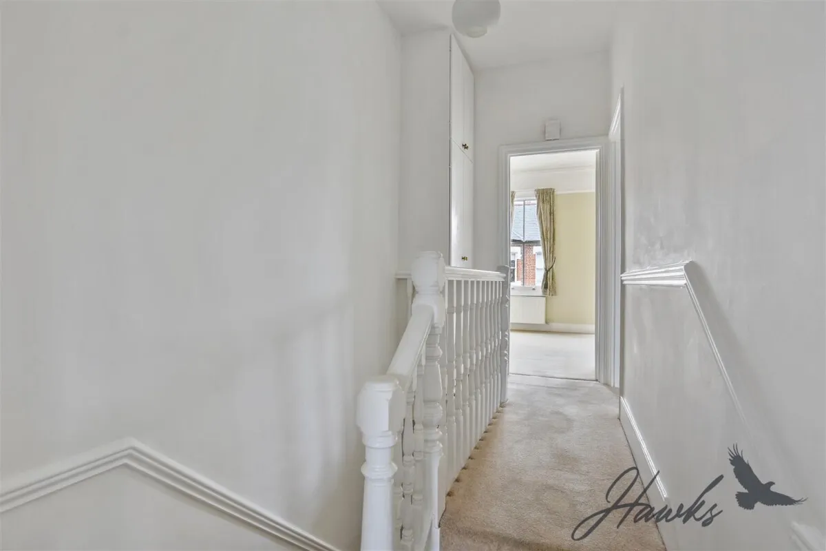 Mafeking Avenue, Brentford, TW8, photo 6