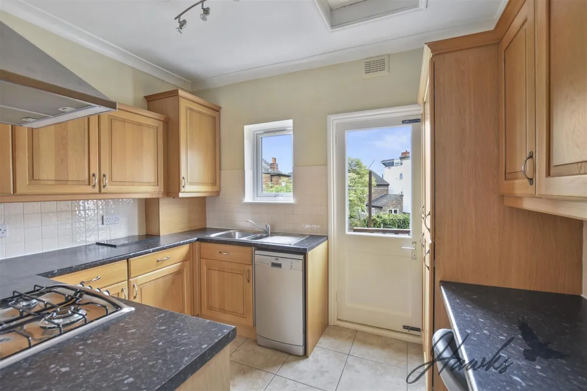 Mafeking Avenue, Brentford, TW8, photo 3