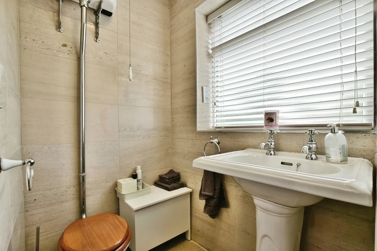 Bowness Avenue, Cheadle Hulme, SK8, photo 13