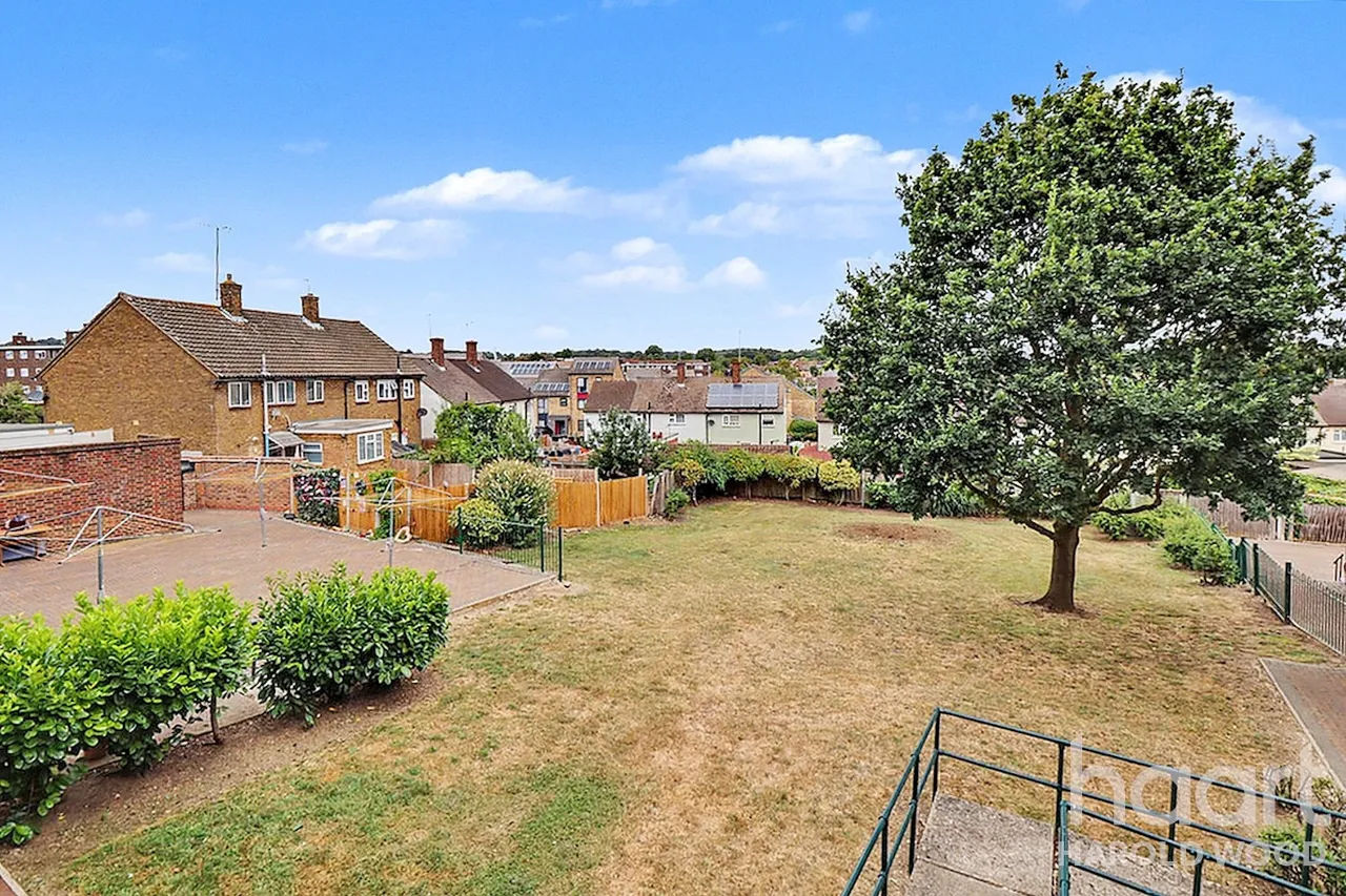 Trowbridge Road, Harold Hill, RM3, photo 11