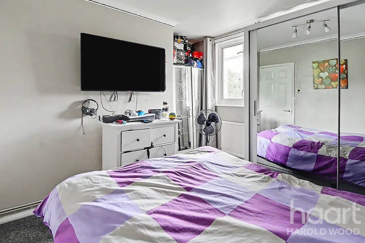 Trowbridge Road, Harold Hill, RM3, photo 9