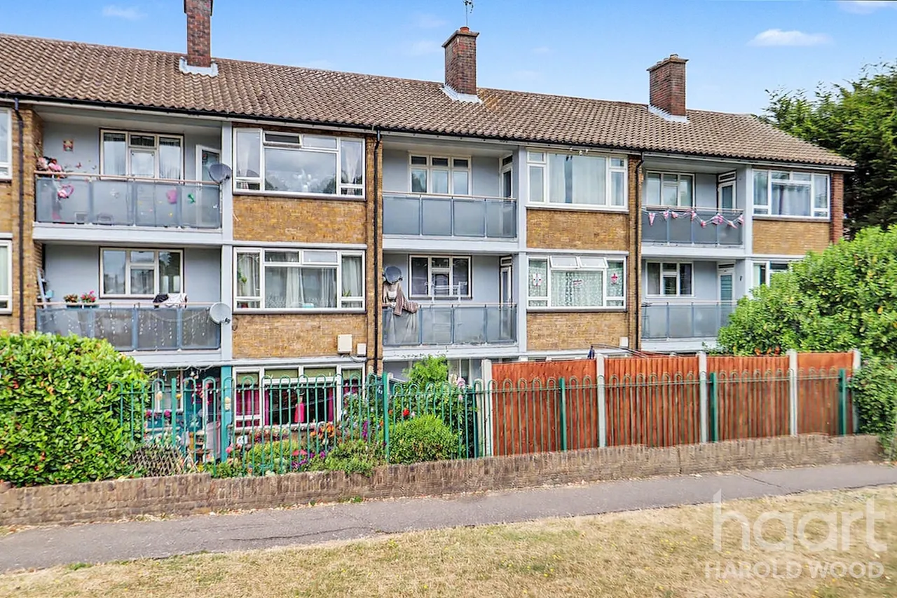 1 bed flat for sale, Trowbridge Road, Harold Hill, RM3