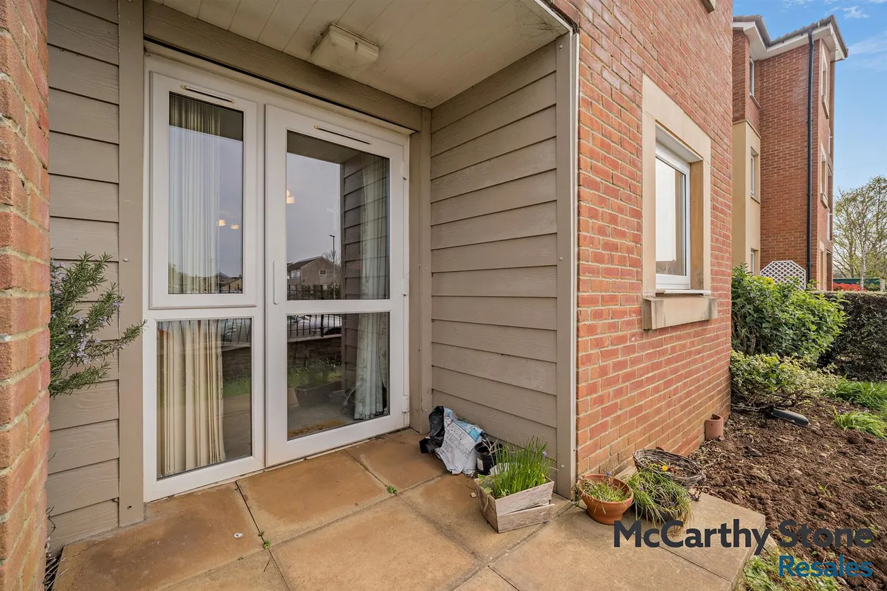 Station Road, Worle, BS22, photo 3