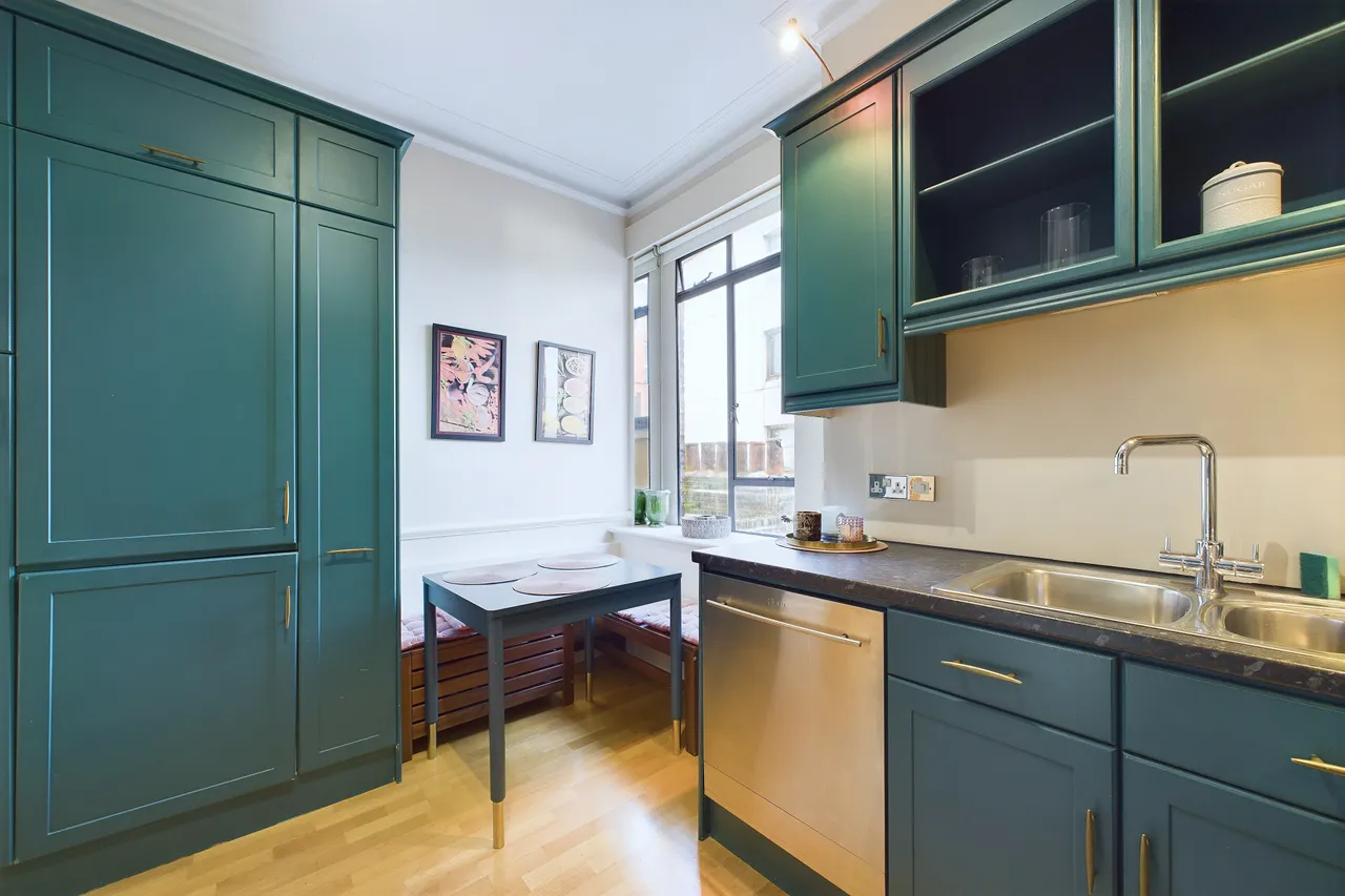Buckingham Court, Buckingham Gate, SW1, photo 9