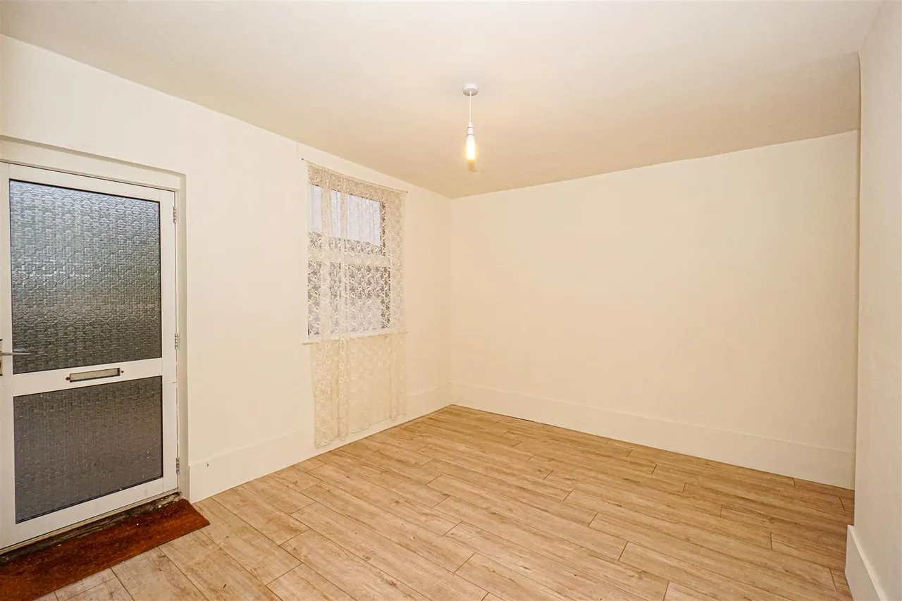 Hollington Old Lane, St Leonards-On-Sea, photo 8