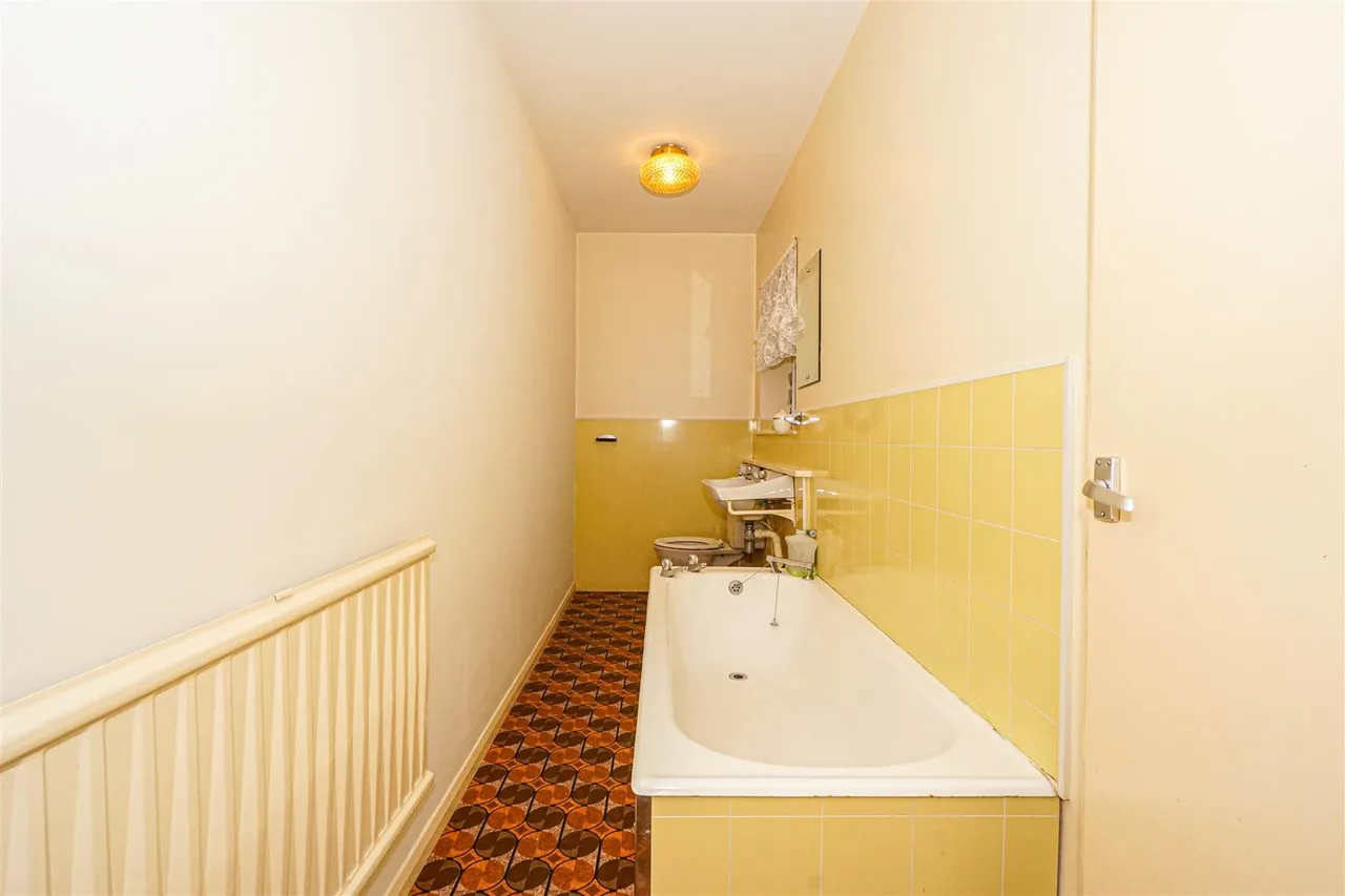 Hollington Old Lane, St Leonards-On-Sea, photo 9