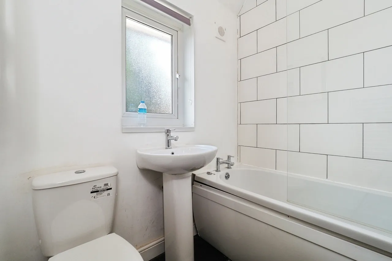 Romilay Close, Beeston, NG9, photo 12