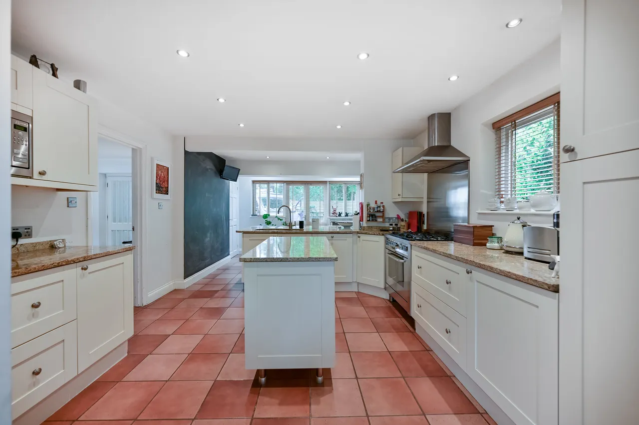 Shadybrook, Beeches Drive, Slough, photo 8