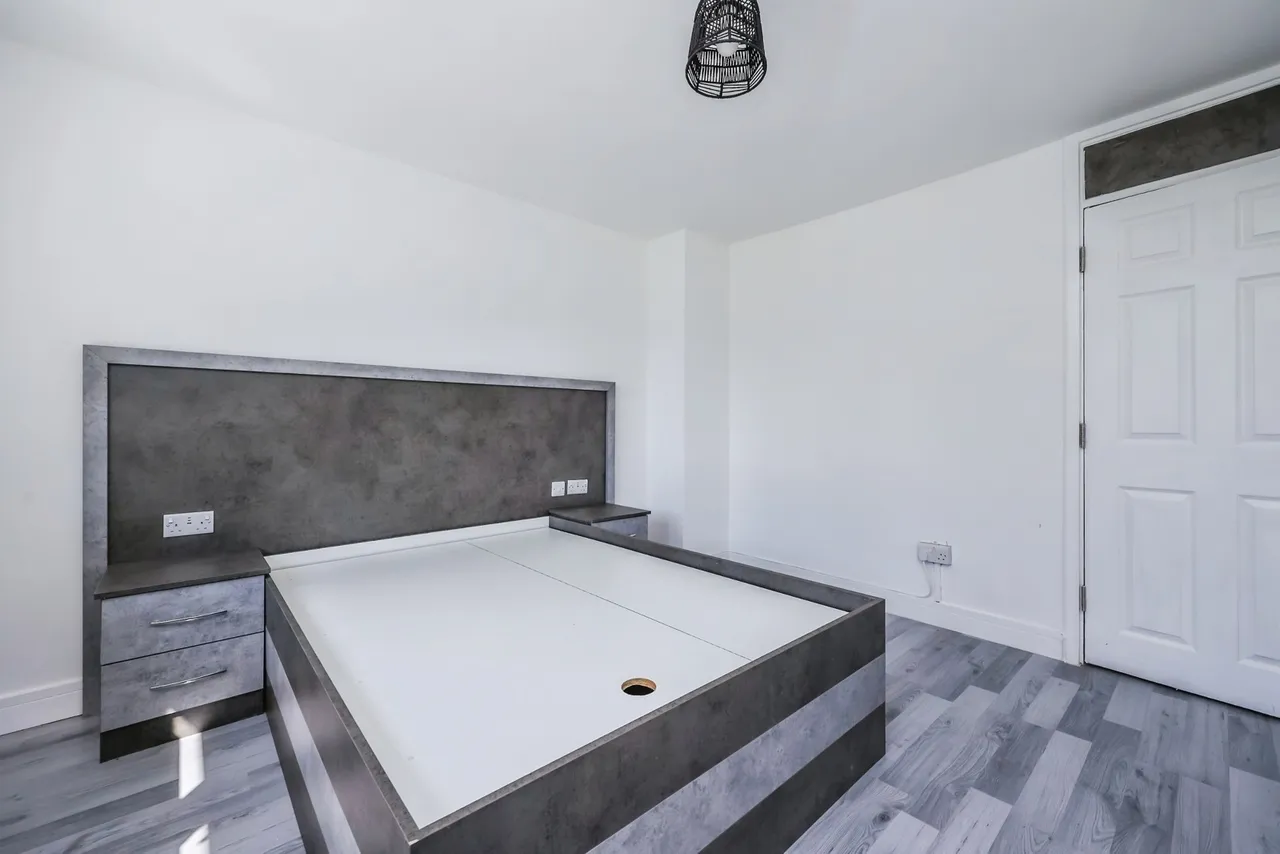 Midhurst Way, Clifton, Nottingham, NG11, photo 10