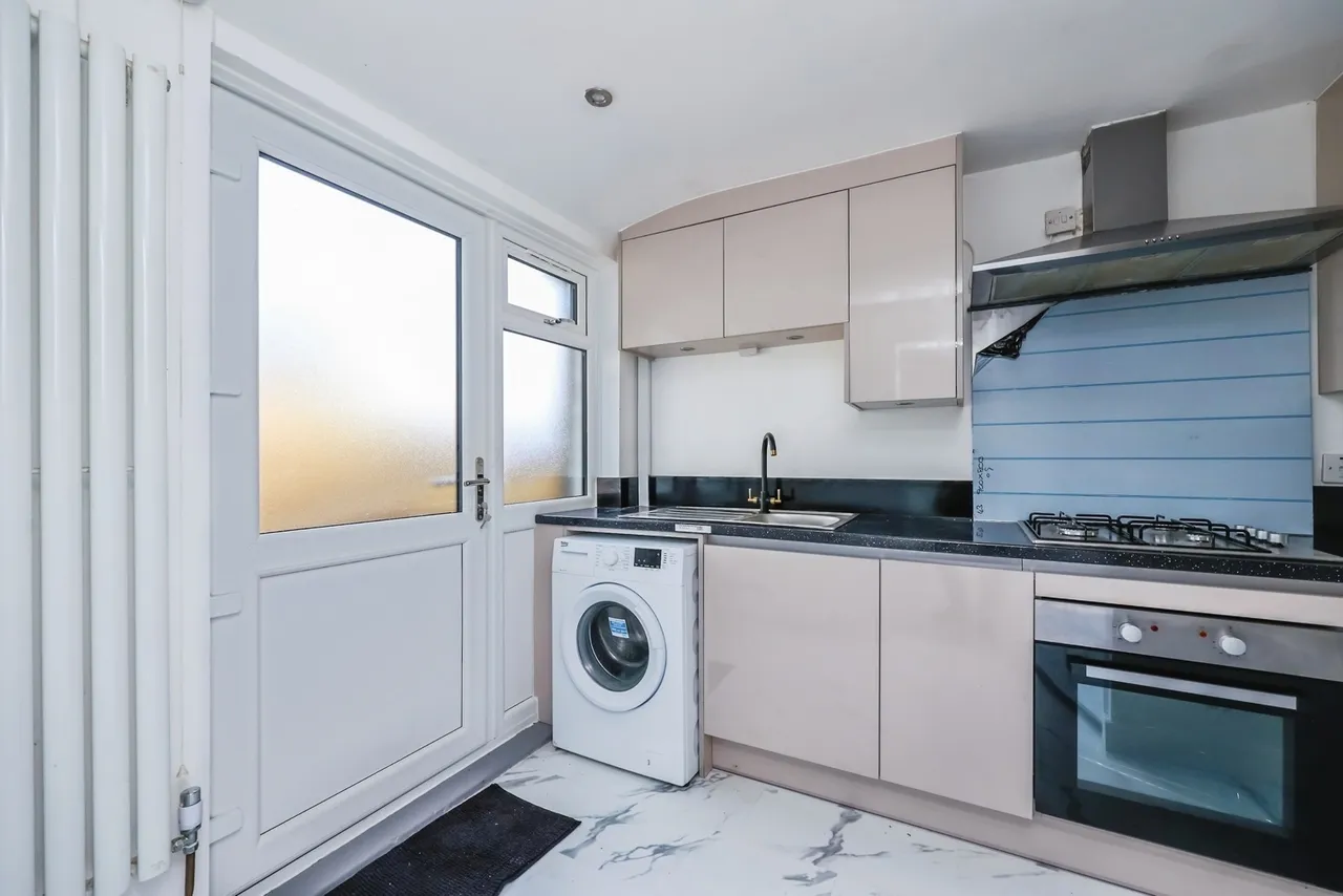 Midhurst Way, Clifton, Nottingham, NG11, photo 7