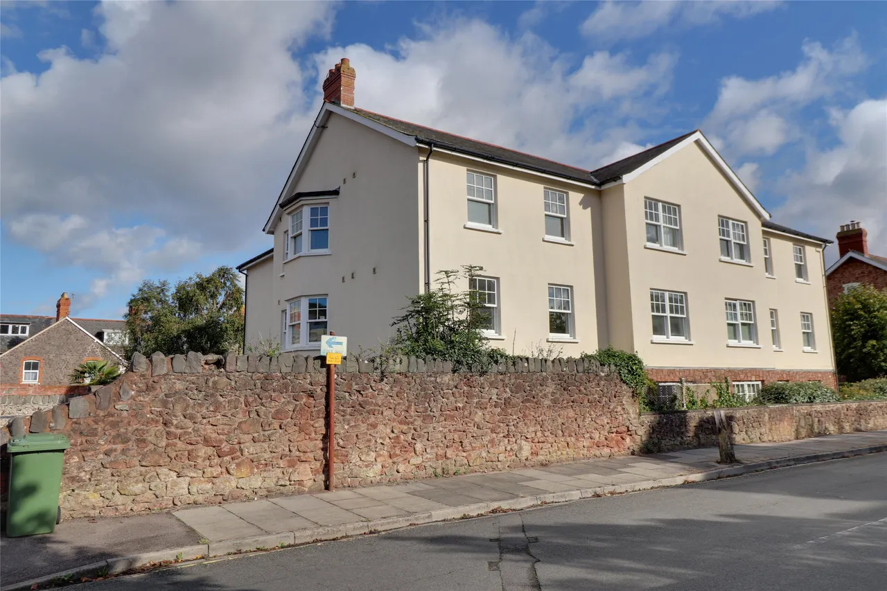2 bed flat for sale, Tregonwell Road, Minehead, TA24