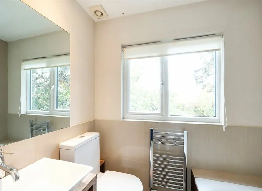 Graham Road, Mitcham, CR4, photo 8