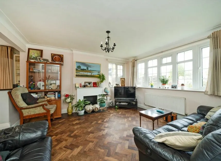 Graham Road, Mitcham, CR4, photo 2