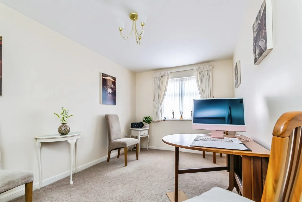 Eothen Close, Caterham, Surrey, ., CR3, photo 5