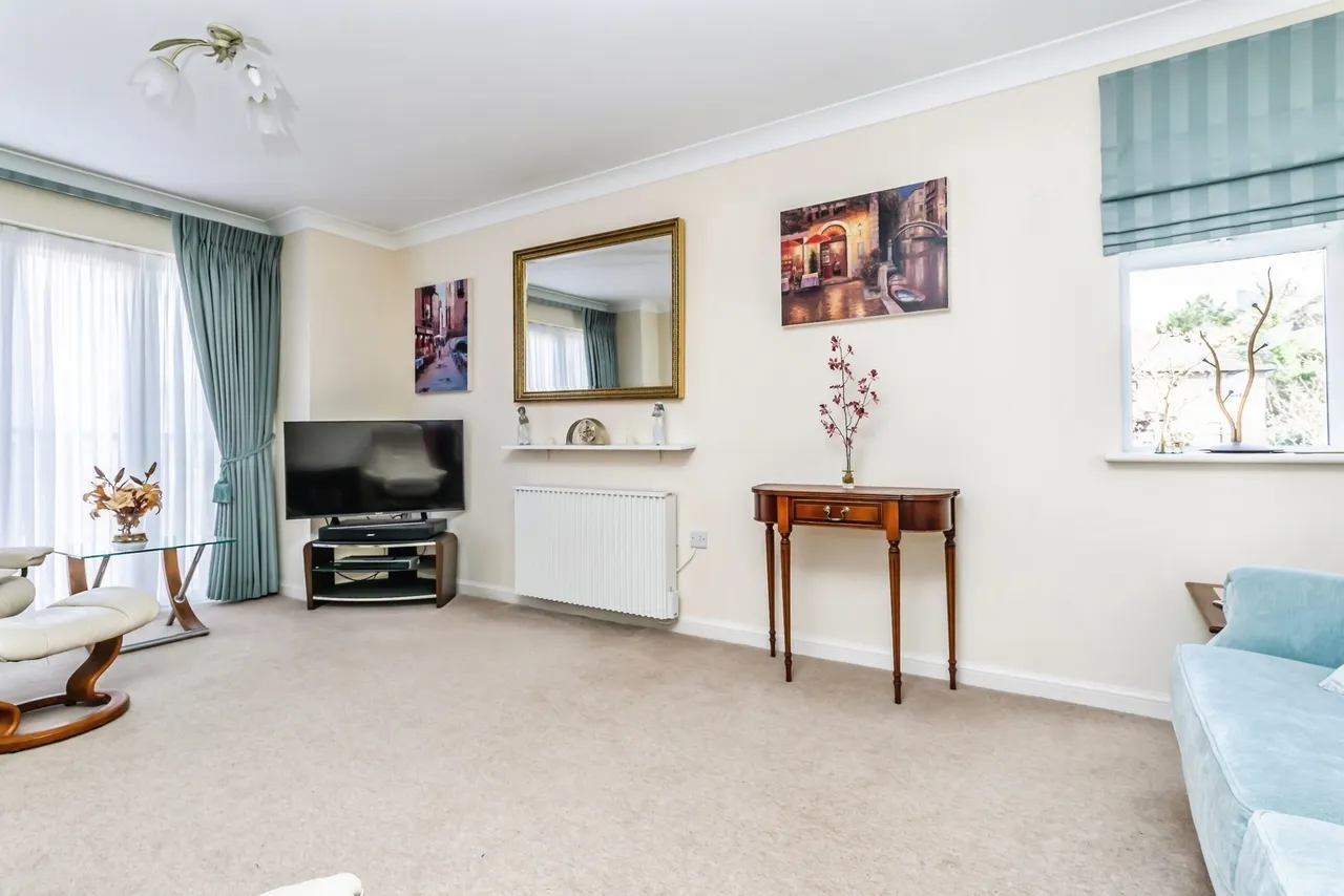 Eothen Close, Caterham, Surrey, ., CR3, photo 15