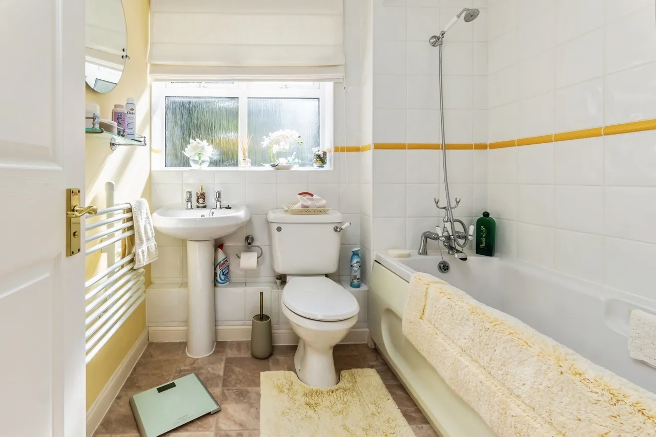 Eothen Close, Caterham, Surrey, ., CR3, photo 10