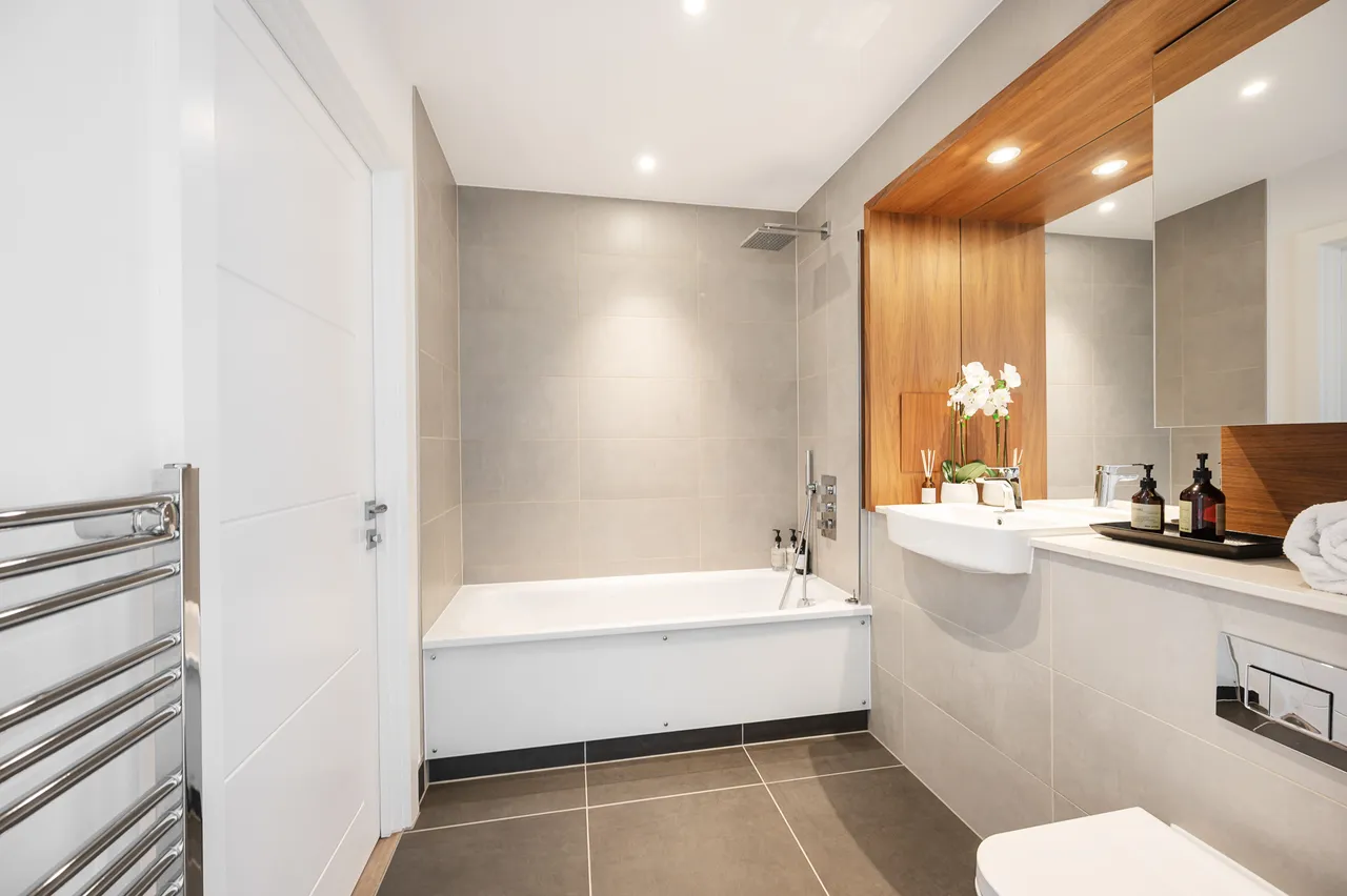Showflat 3 (3 bed), Sailmakers, LONDON, photo 4
