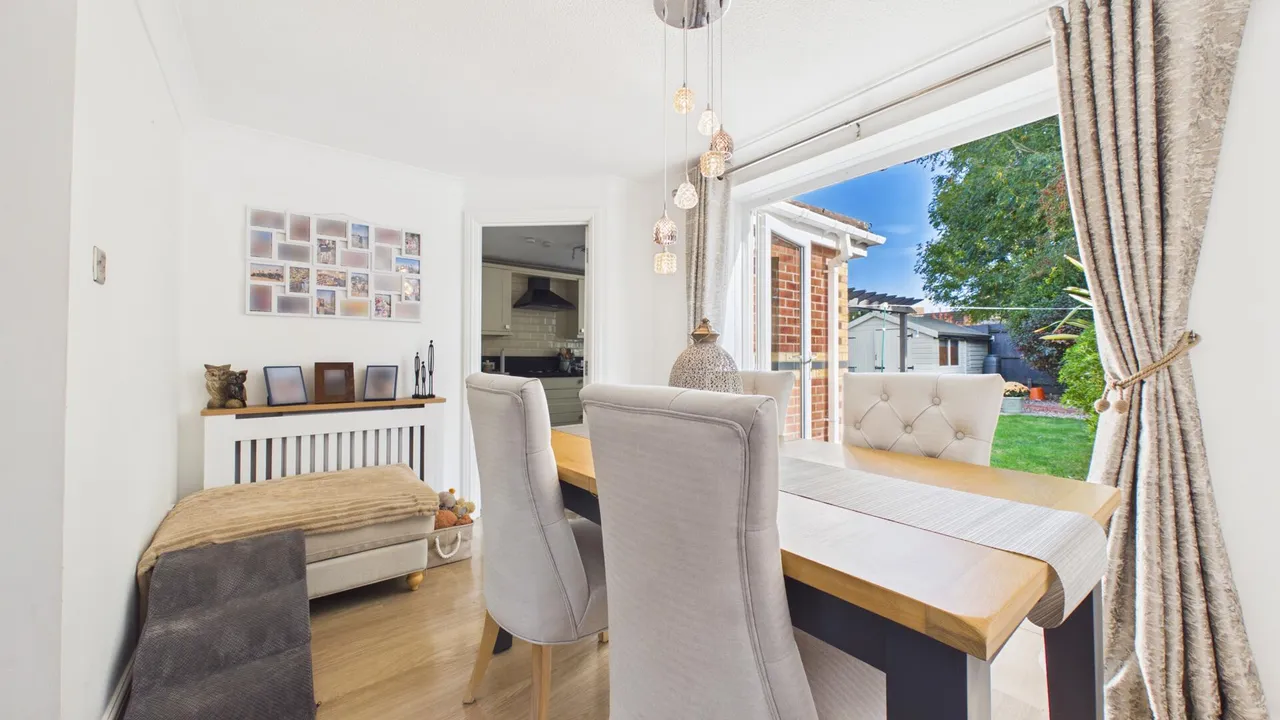 Paddington Way, Morton, photo 17
