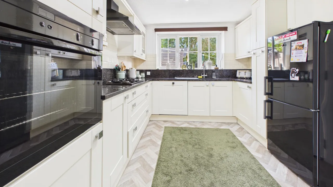 Paddington Way, Morton, photo 18