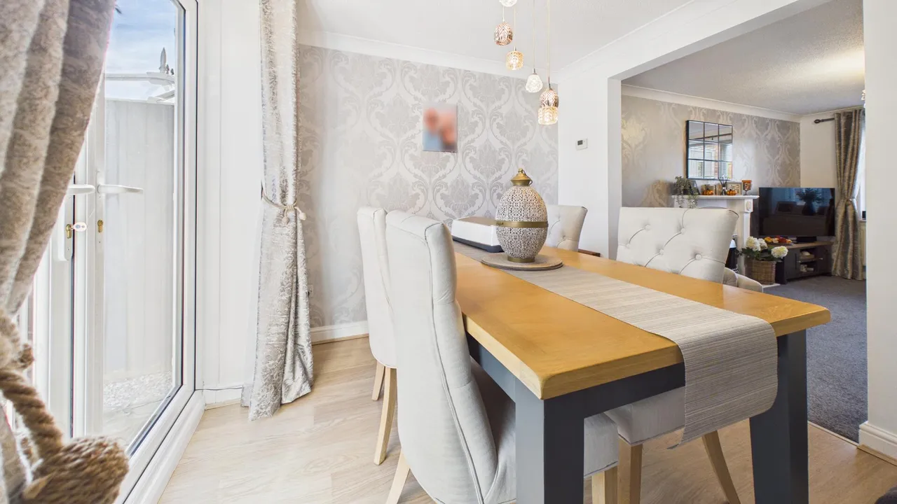 Paddington Way, Morton, photo 6