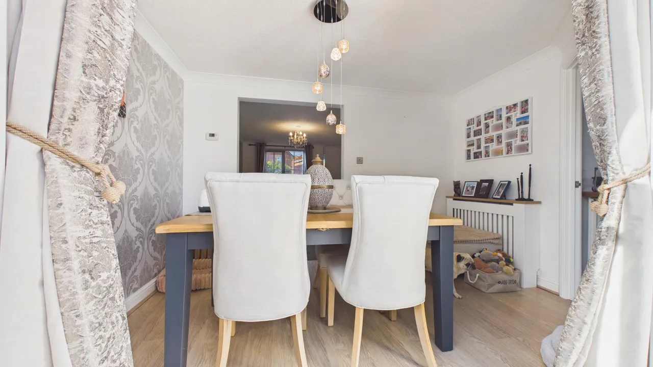 Paddington Way, Morton, photo 16