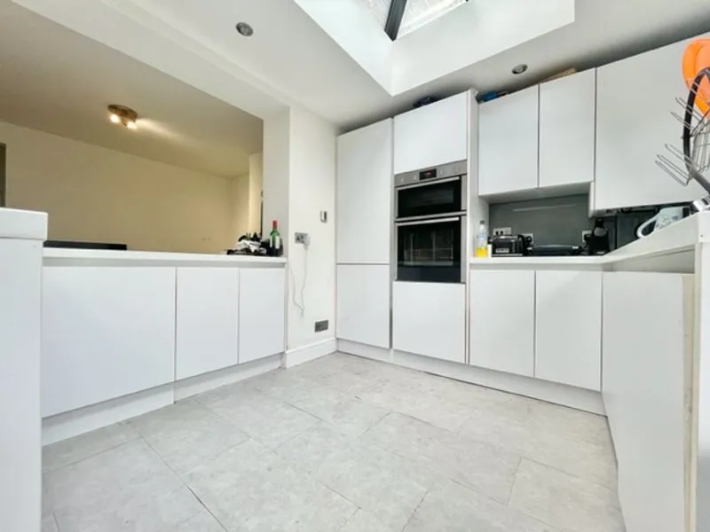 Foulser Road, London SW17 8UE, photo 2