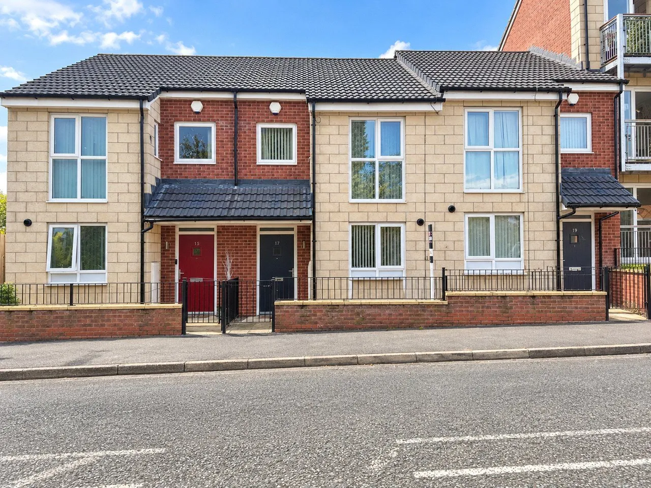 3 bed house for sale, Wellyhole Street, Oldham, OL4