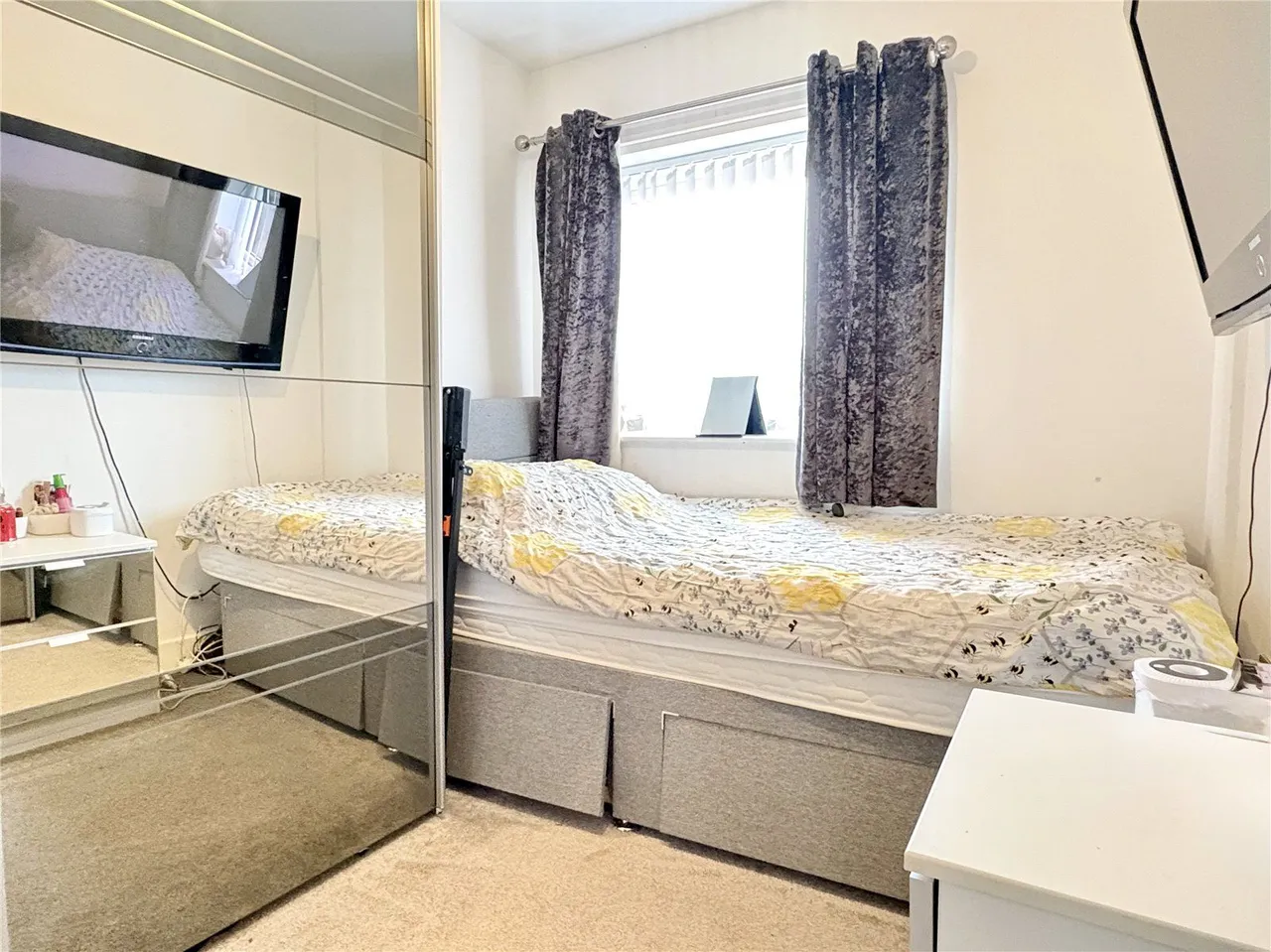 Wellyhole Street, Oldham, OL4, photo 12