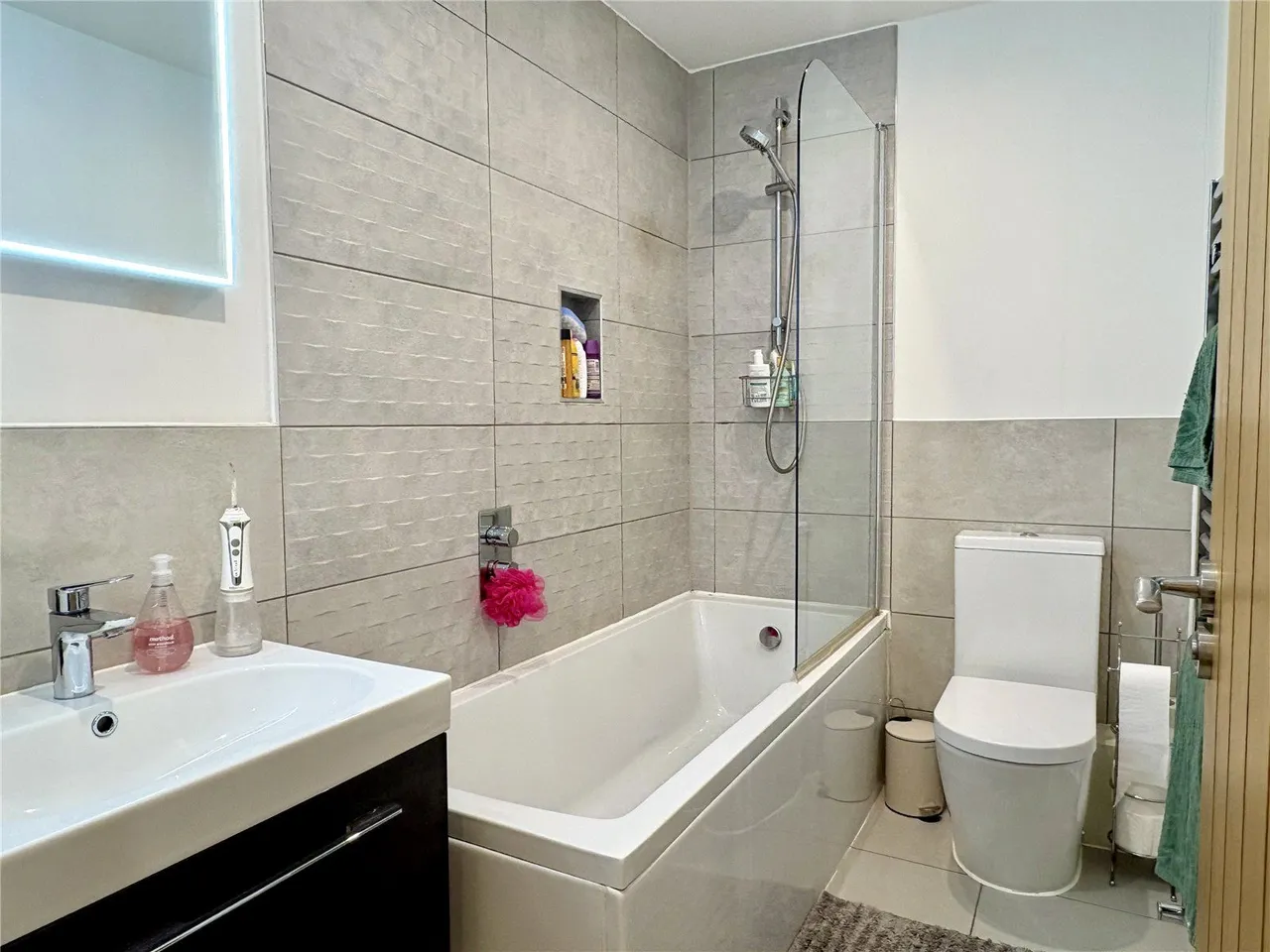 Wellyhole Street, Oldham, OL4, photo 8