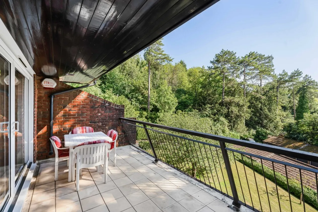 Succombs Place, Warlingham, photo 3