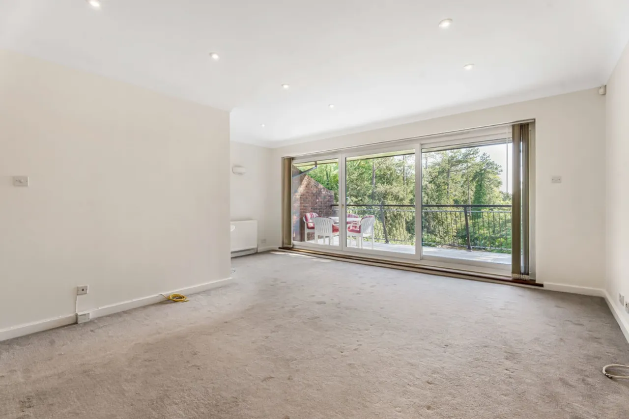 Succombs Place, Warlingham, photo 5