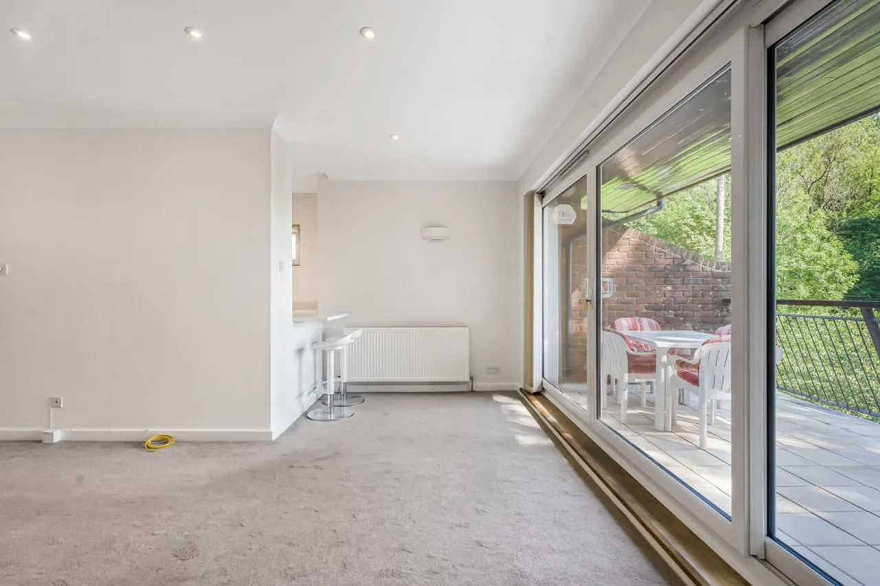 Succombs Place, Warlingham, photo 8