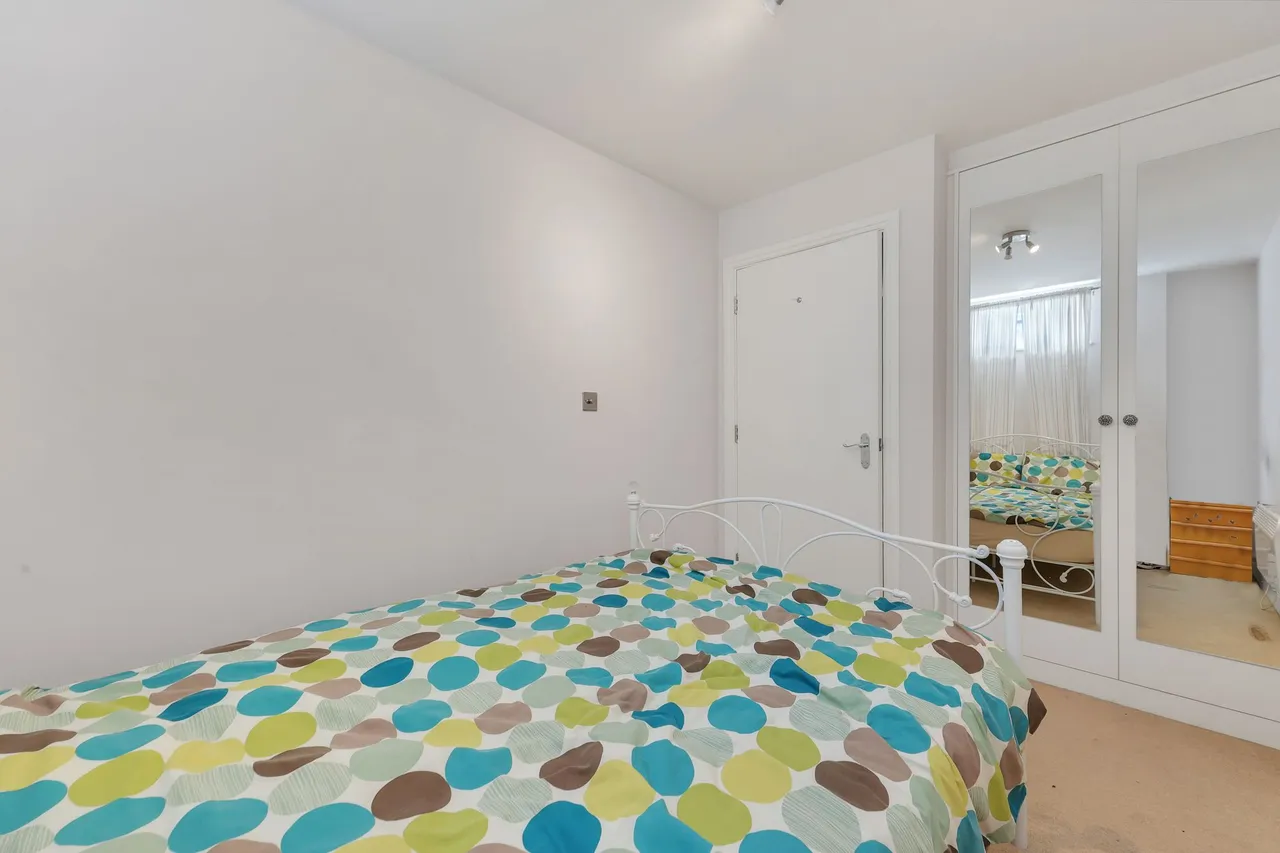 Willesden Lane, London, NW2, photo 11