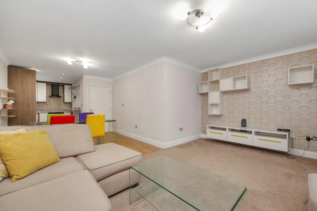 Willesden Lane, London, NW2, photo 6