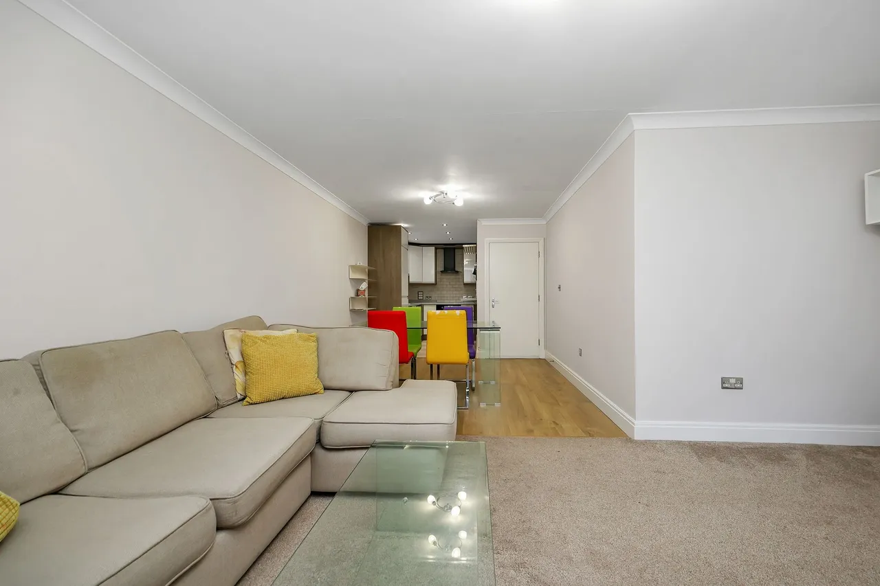 Willesden Lane, London, NW2, photo 5
