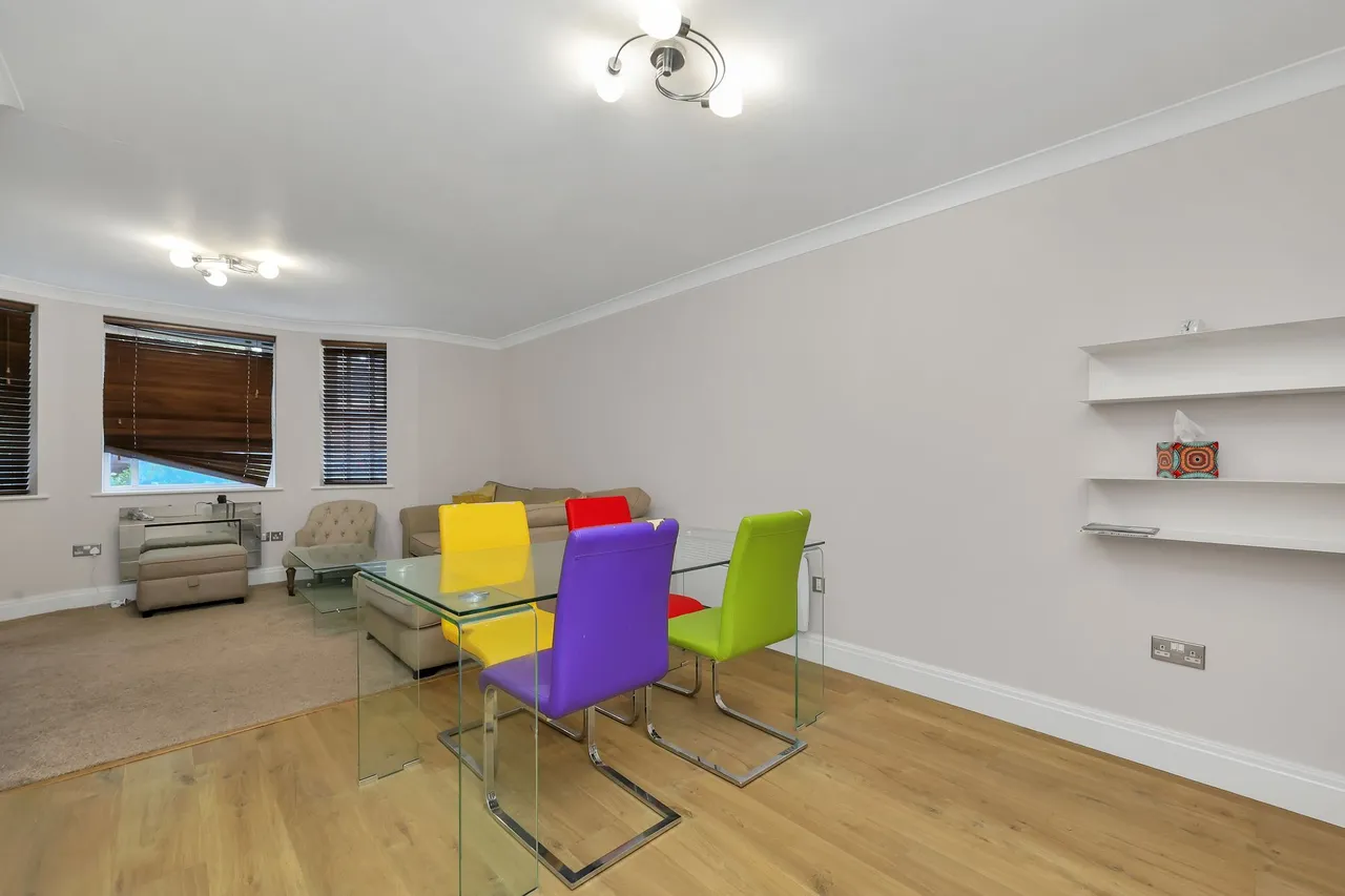 Willesden Lane, London, NW2, photo 7