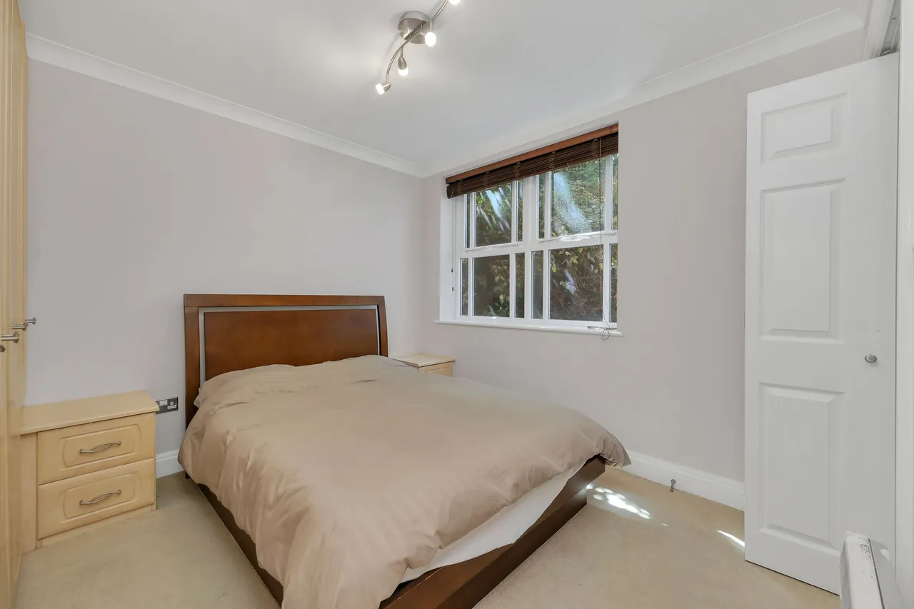 Willesden Lane, London, NW2, photo 8