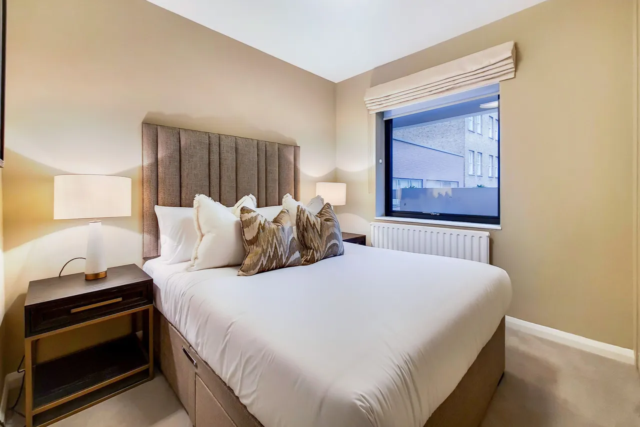 Flat 3, 161 Fulham Road, London, photo 12