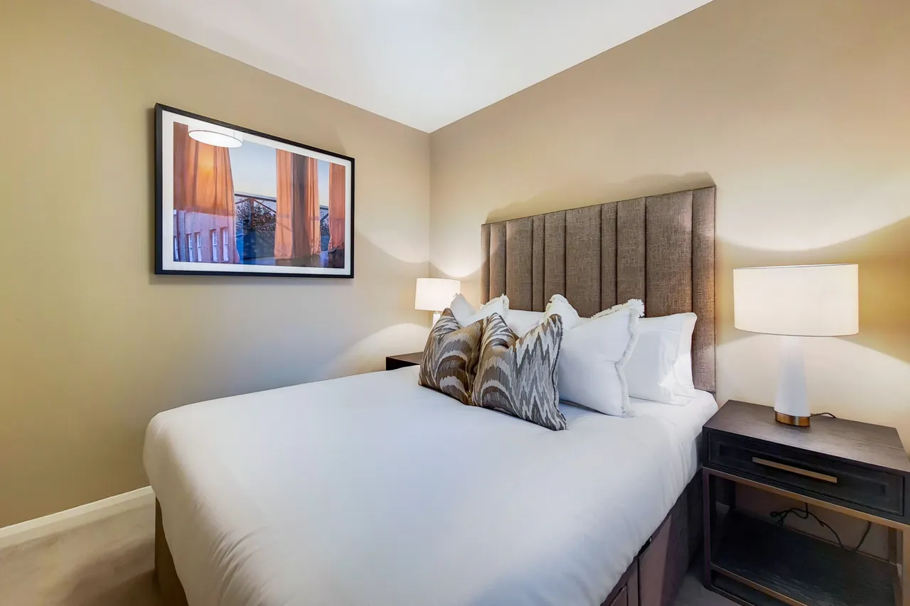 Flat 3, 161 Fulham Road, London, photo 11