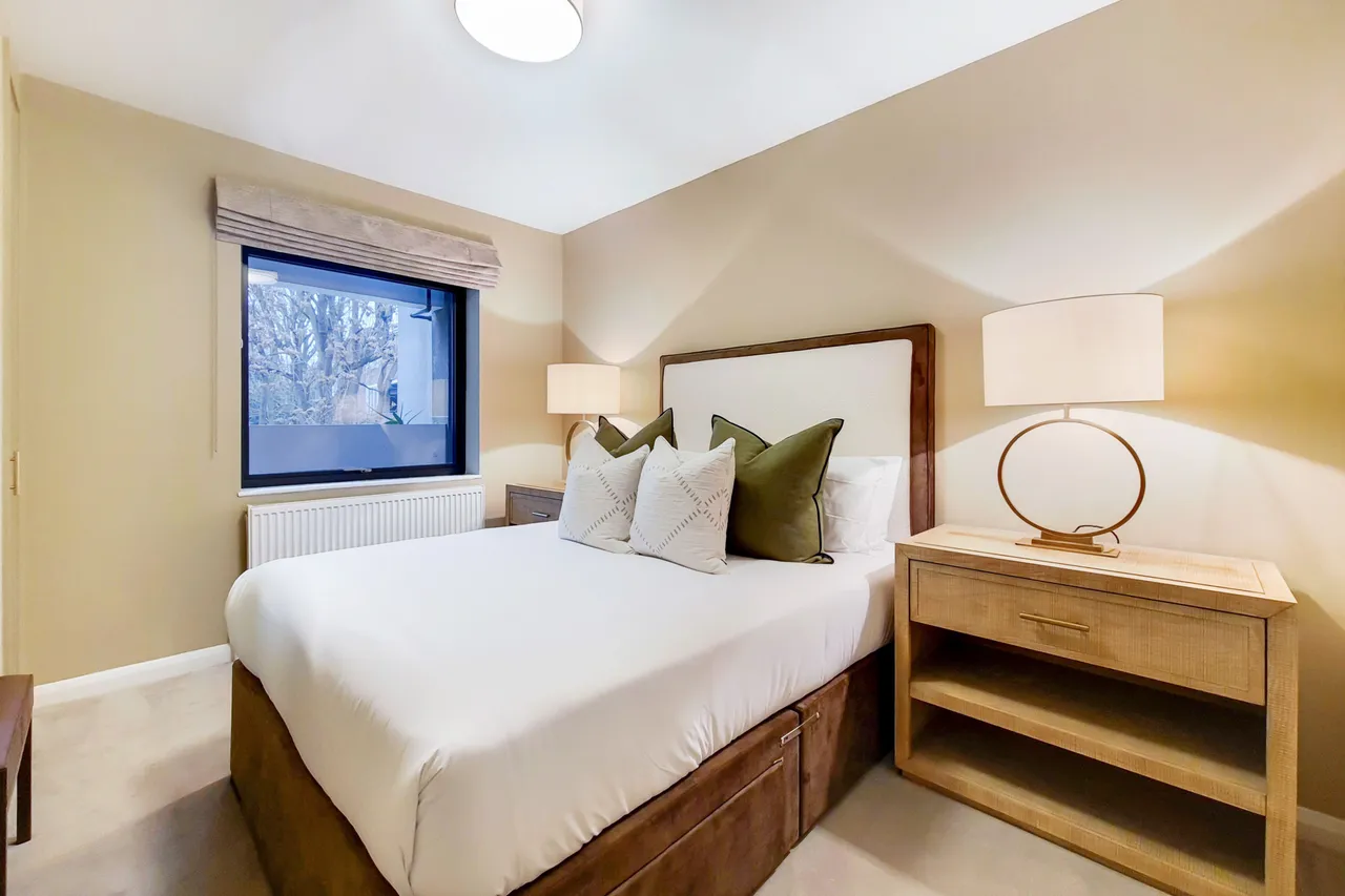 Flat 3, 161 Fulham Road, London, photo 6