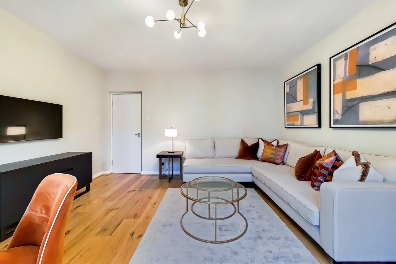 Flat 3, 161 Fulham Road, London, photo 7