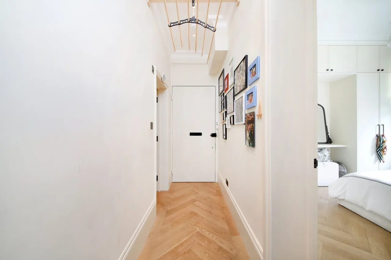 St. Philip Square, London, SW8, photo 11