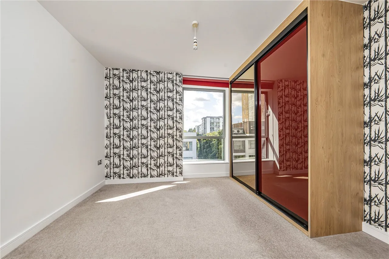 Great West Road, Brentford, TW8, photo 4