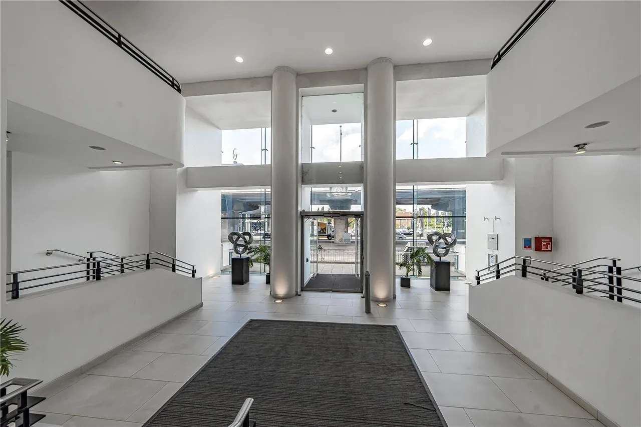 Great West Road, Brentford, TW8, photo 13
