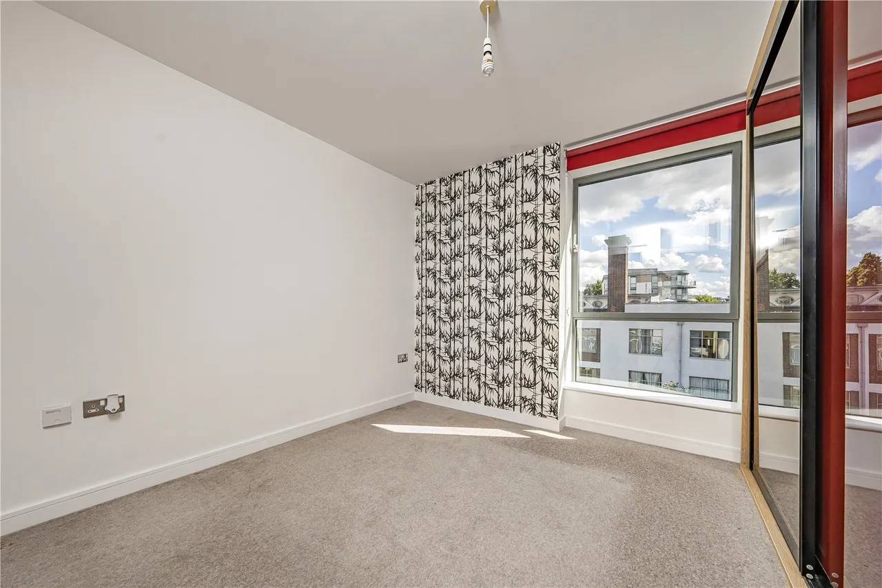 Great West Road, Brentford, TW8, photo 11