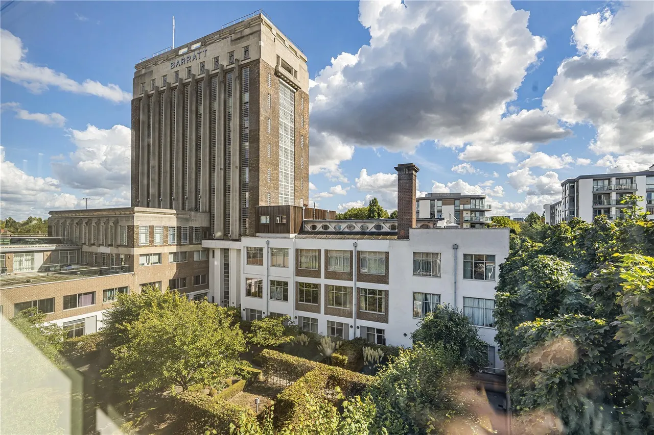 Great West Road, Brentford, TW8, photo 7