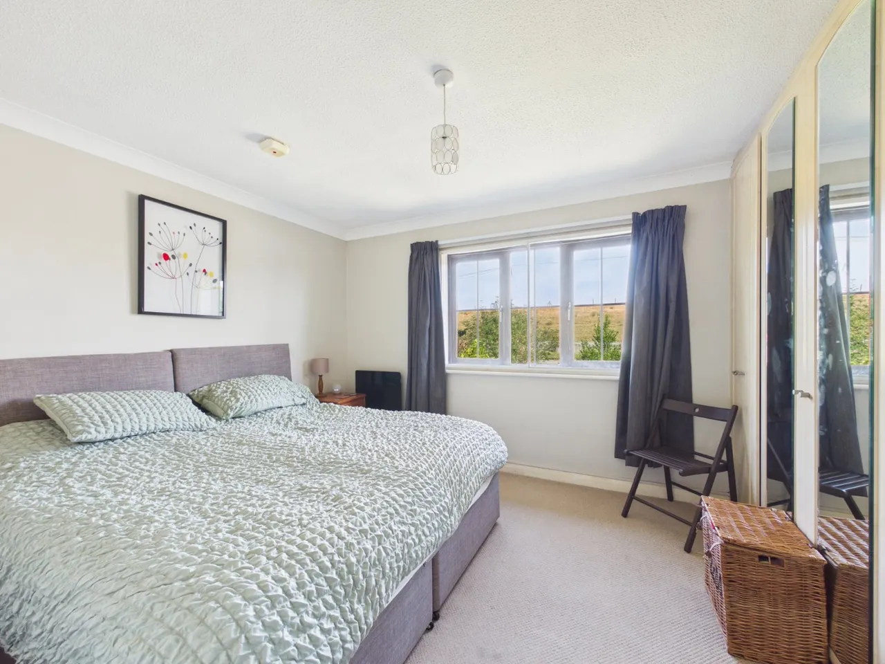 London Road, Ashford, TW15, photo 4