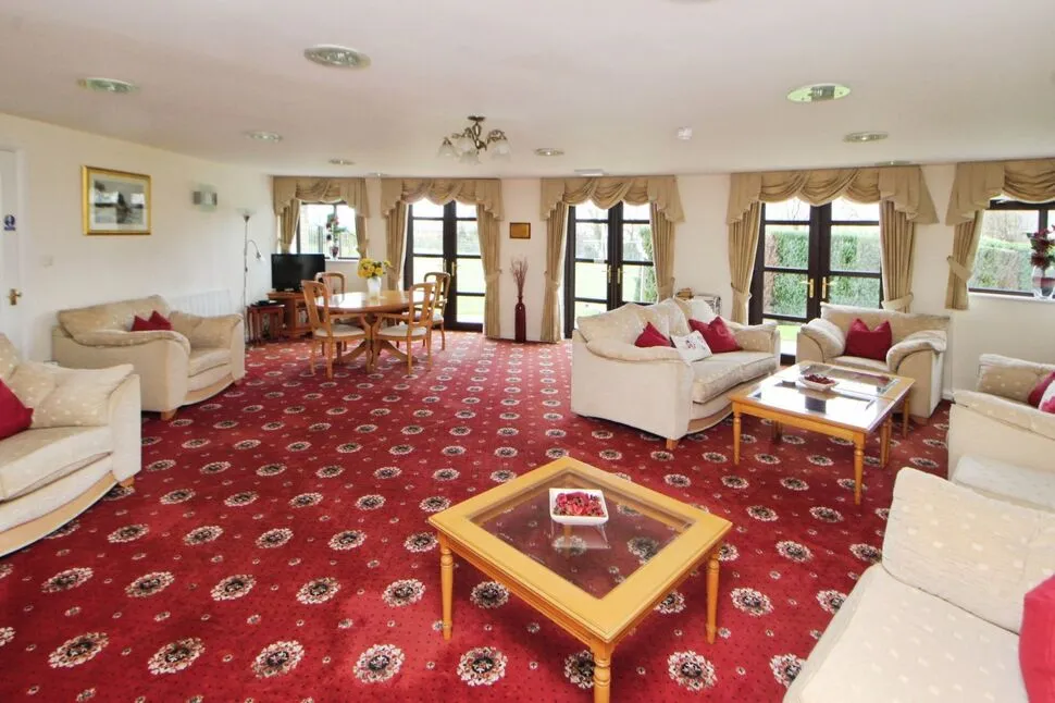 Newshaw Lane, Hadfield, Derbyshire, SK13, photo 11