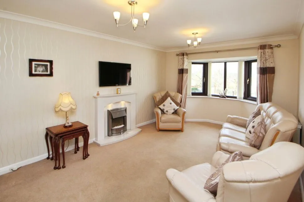 Newshaw Lane, Hadfield, Derbyshire, SK13, photo 2