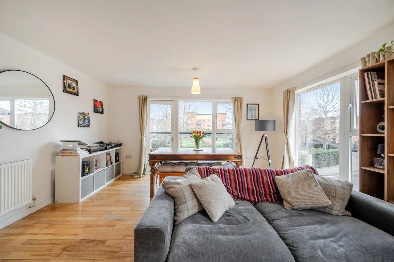 2 bed flat for sale — Calypso Crescent, SE15